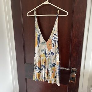 URBAN OUTFITTERS TANK